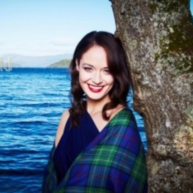 Jennifer Reoch showcases Scottish Tartan for Charity