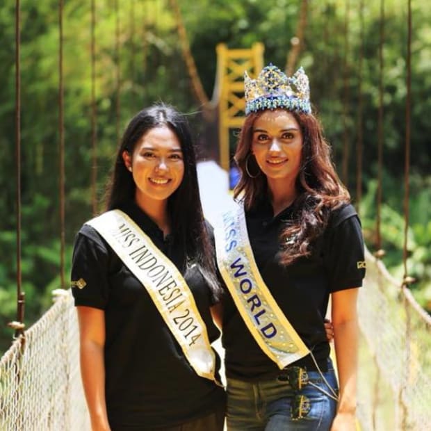 Miss World Team visit The Golden Bridge 1