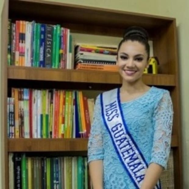 Miss World Guatemala 2016 plans a World of Books Foundation 1