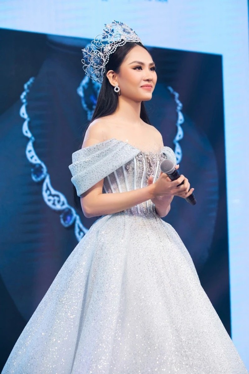 Ao dai - Vietnamese traditional costumes - Huynh Phuong - Miss World 2023  Vietnam